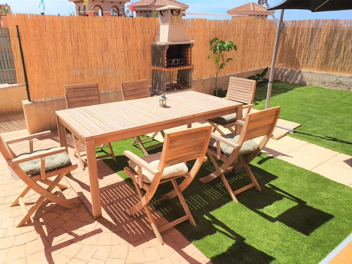 Espacioso Apartamento Con Preciosos Jardines Y Bbq Isla Plana Εξωτερικό φωτογραφία
