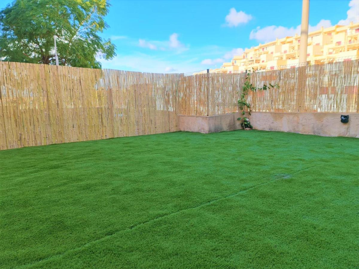 Espacioso Apartamento Con Preciosos Jardines Y Bbq Isla Plana Εξωτερικό φωτογραφία