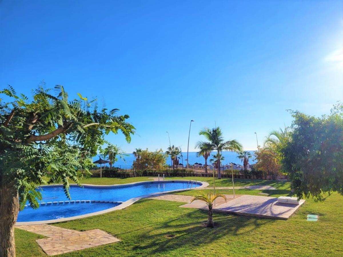 Espacioso Apartamento Con Preciosos Jardines Y Bbq Isla Plana Εξωτερικό φωτογραφία