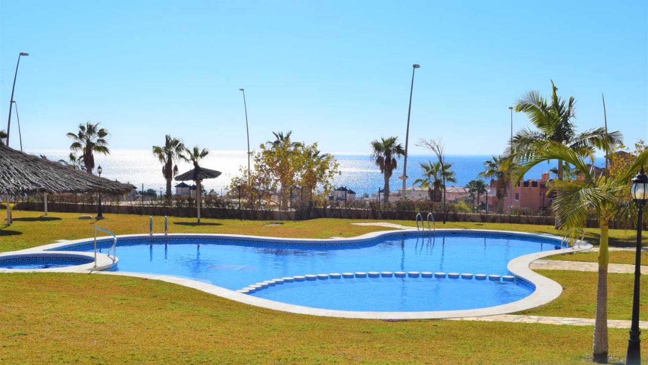 Espacioso Apartamento Con Preciosos Jardines Y Bbq Isla Plana Εξωτερικό φωτογραφία